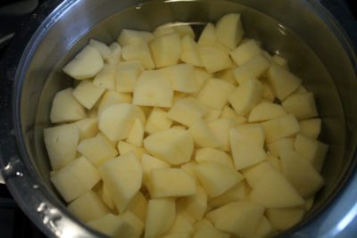 Egyszeru-sult-krumpli-keszitese-2