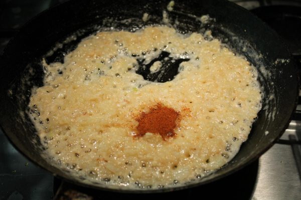 Hagymás rántás pirospaprikával