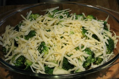 Paleo rakott brokkoli készítése 8 - reszelt sajttal megszórva