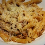 Penne olaszos húsos paradicsomos tésztaszósszal