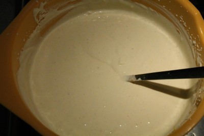 Svájci rakott burgonya készítése 6 - tojásos szósz tejföllel