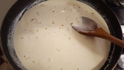 Bazsalikomos tejszínes csirkemell készítése 5