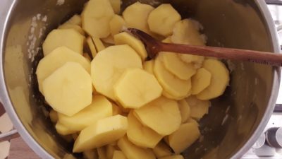 Borsikafüves krumplifőzelék készítése 1