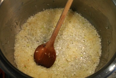 Gulyásleves készítése 1 - hagyma pirítása