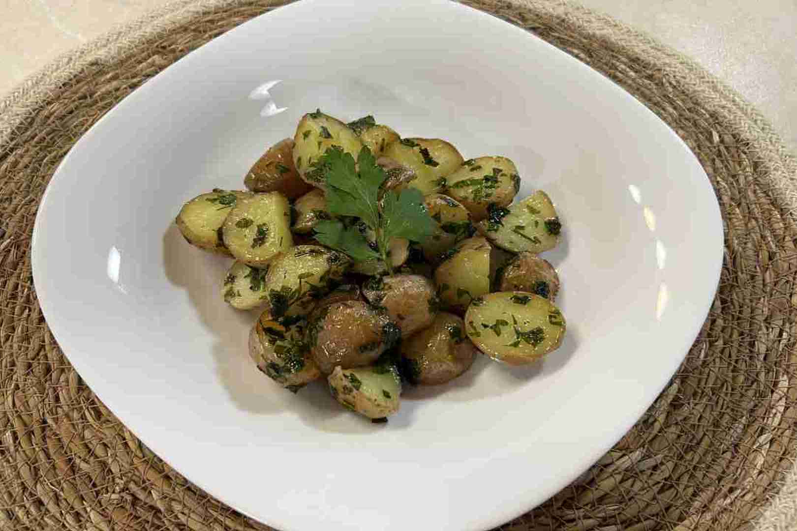 petrezselymes újburgonya sütőben