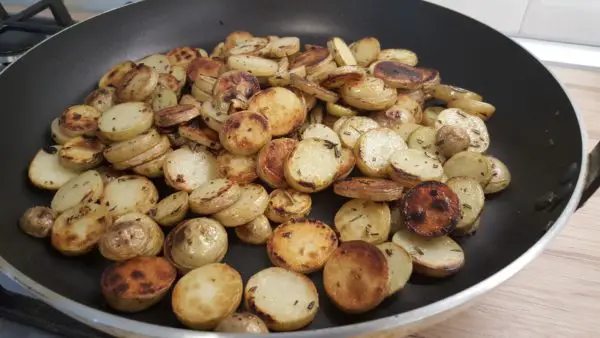 Rozmaringos serpenyős krumpli recept 5