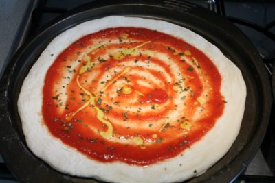Sonkás pizza készítése 5