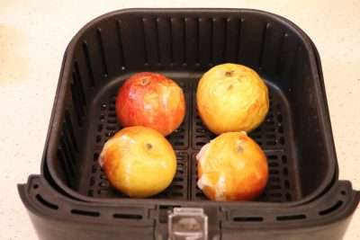 Sült alma airfryerben megsültek