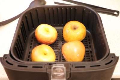 Sült alma megfordítása airfryerben