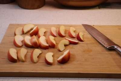 Sült alma szeletek magok kivágása