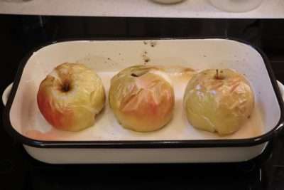 Elkészült sült alma