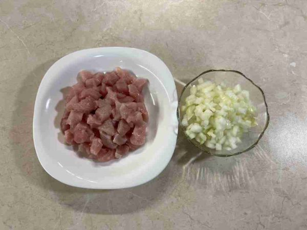 pulykahús, hagyma