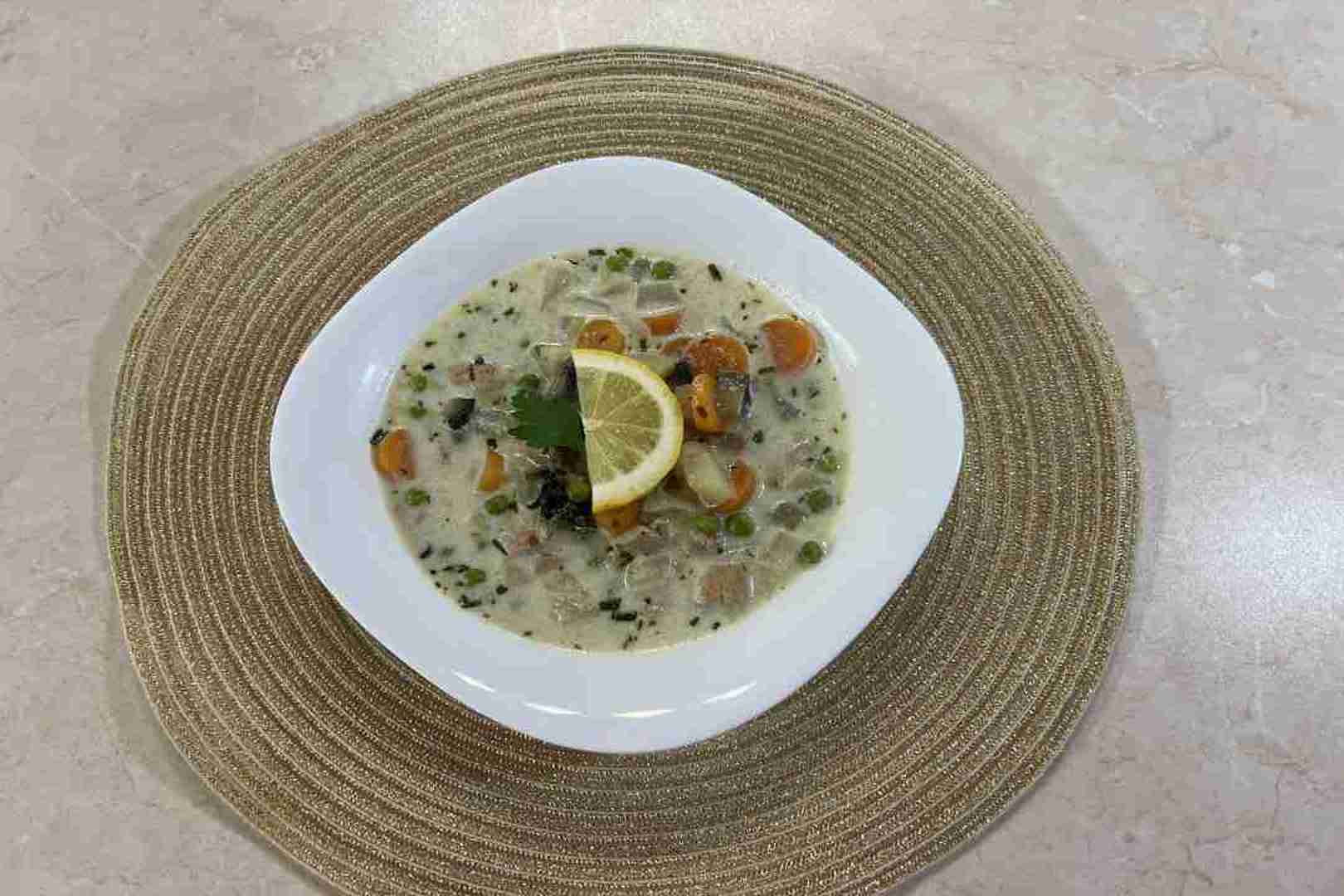 tejszínes tárkonyos sertésraguleves