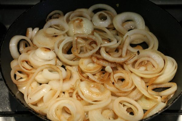 Elősütött hagymakarikák