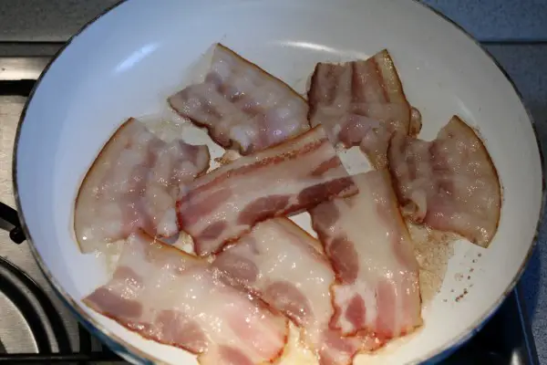 Tojástorta - tükörtojás bacon készítése 1