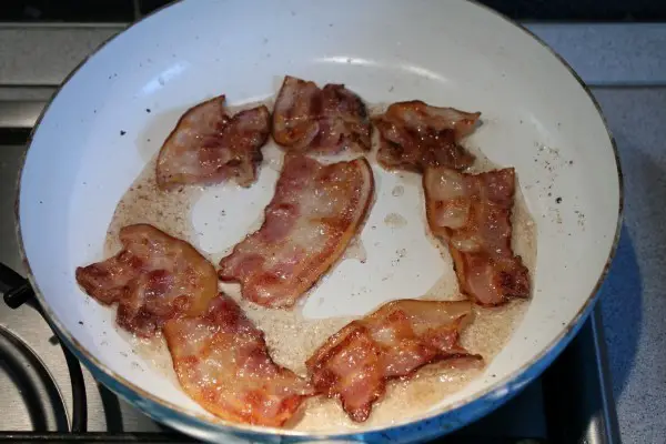 Tojástorta - tükörtojás bacon készítése 2